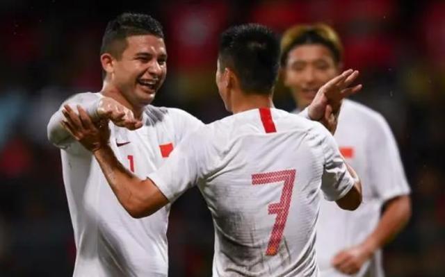 皇冠体育-武磊追击双料金靴：隔空PK艾克森 同场对决绿城2将