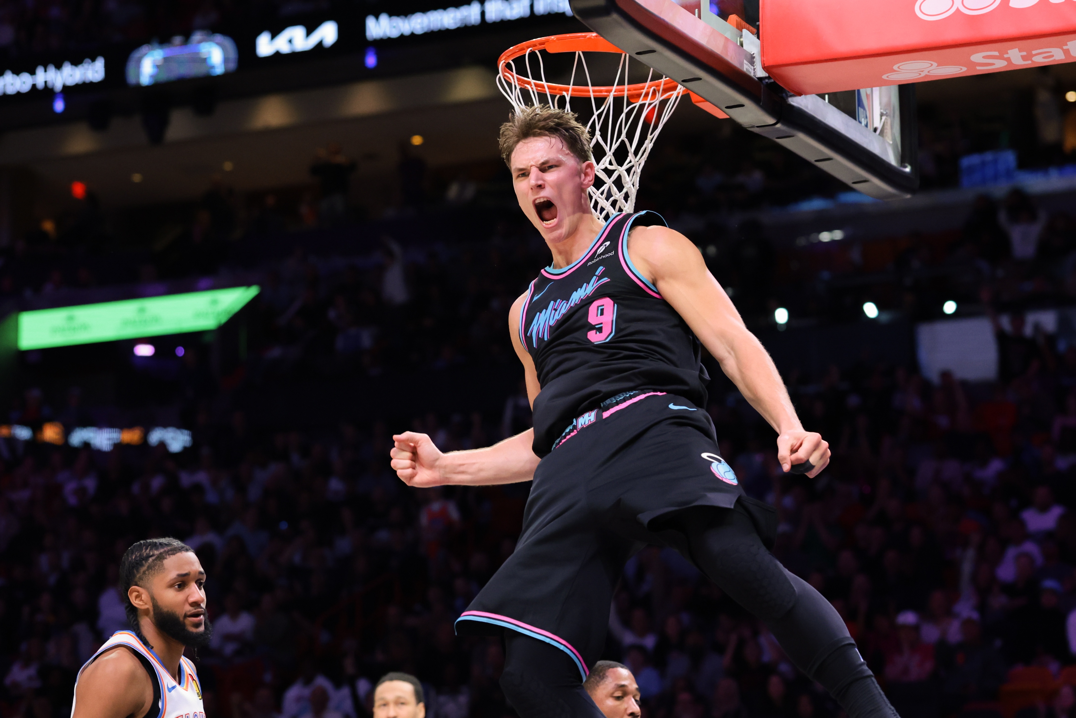 皇冠体育-9中7砍16分6板！拉松谈表现：向教练队友学习 教练非常相信我们