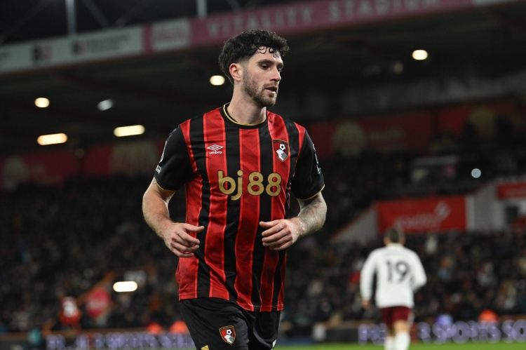 皇冠官网-图片报：多特想改善防守，关注樱桃后卫塞内西和萨尔茨堡后卫加杜